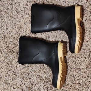 Boys rain boots, size 1